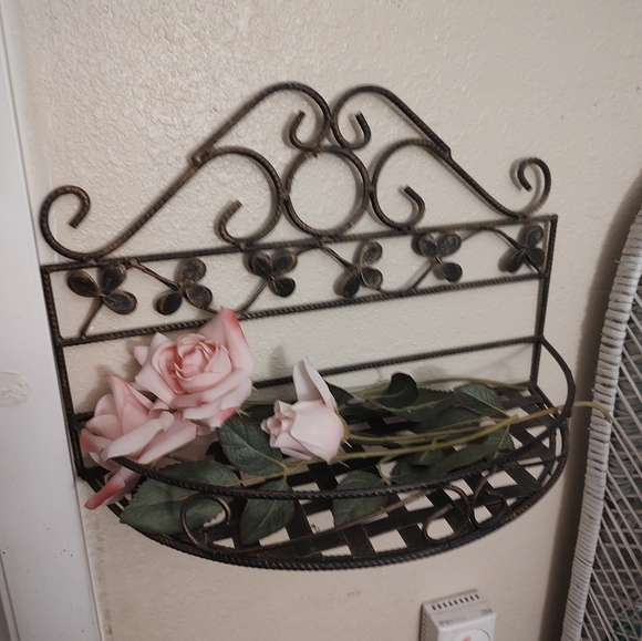 Metal decorative wall shelf. - Picture 11 of 13